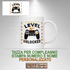 Tazza personalizzabile nome e numero compleanno gamer verticale