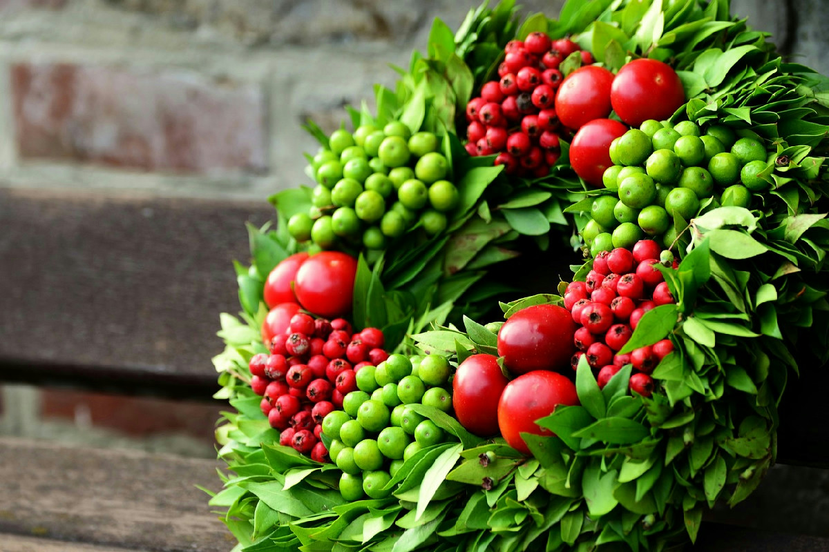 Il segreto delle ghirlande di Natale: perché tutti le vogliono sulla porta quest’anno? Scoprilo qui